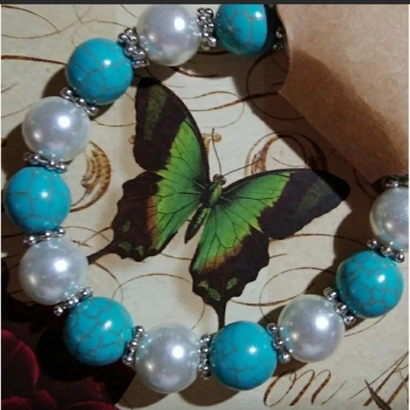 Jewelry - Glass Pearl & Oval Semi-precious stone Bracelet